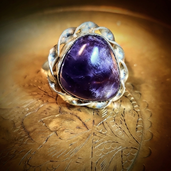 Pretty, Round-Triangle Shaped, Genuine, Amethyst Cabochon Ring. - Picture 1 of 6